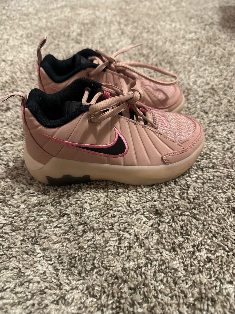 Nike Kids Blush Pink and Black Low-Top Sneakers